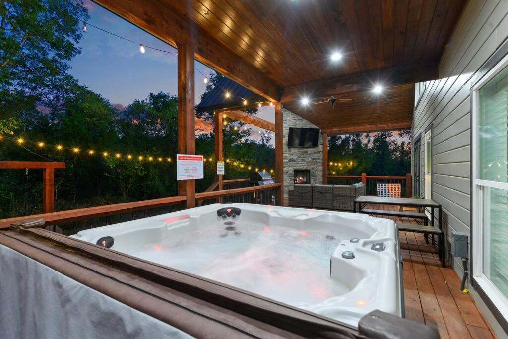 Villa Under The Stars - Secluded, Hot Tub, Firepit, Games Broken Bow Exterior foto